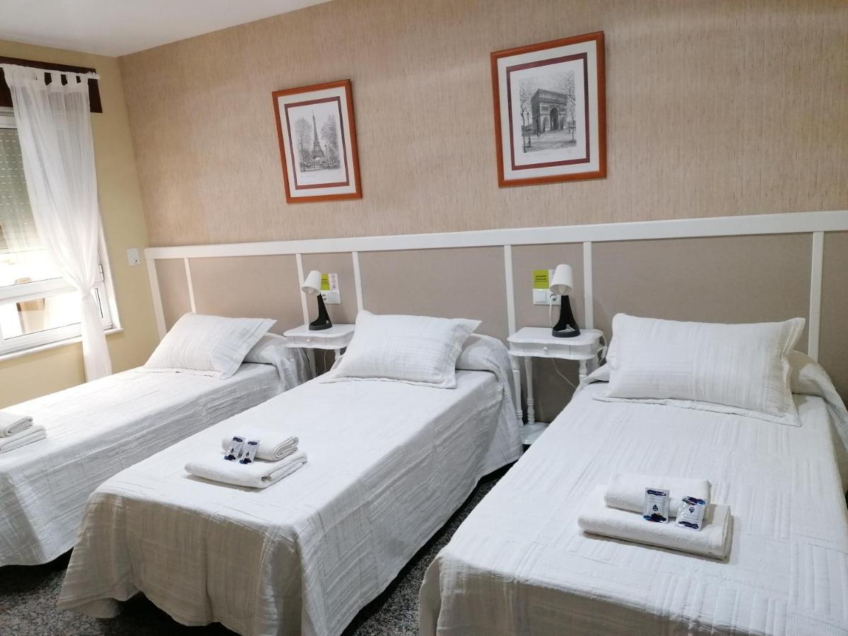 Cuatro Caminos Hotel Sarria Kültér fotó