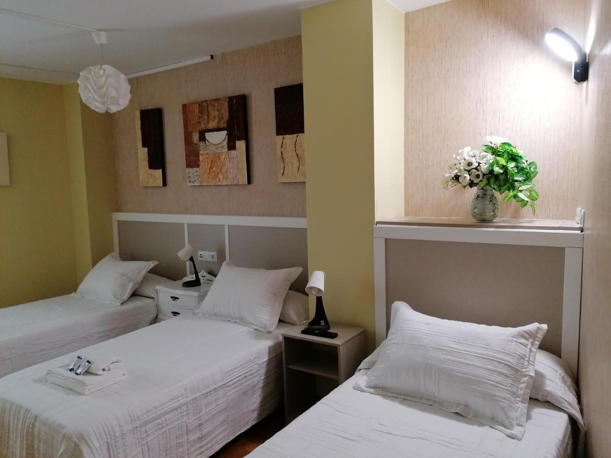 Cuatro Caminos Hotel Sarria Kültér fotó