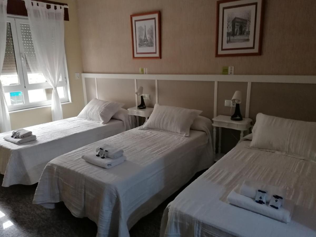 Cuatro Caminos Hotel Sarria Kültér fotó